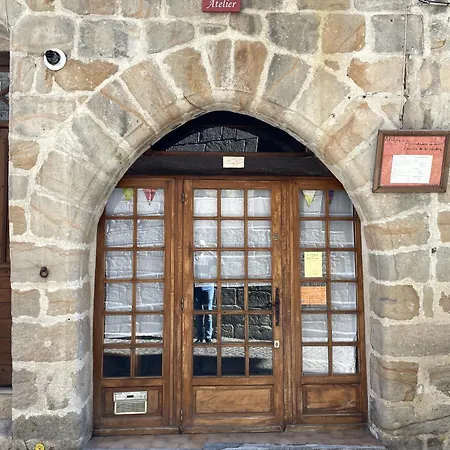 Le Cantou De L Artiste, Centre